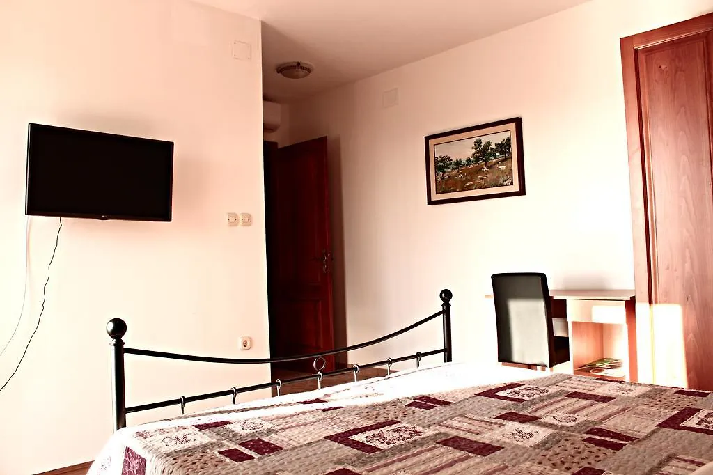 Private Rooms Nela Karigador 3*,  Horvátország