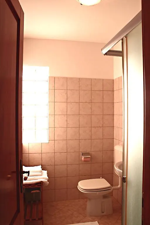 Private Rooms Nela Karigador